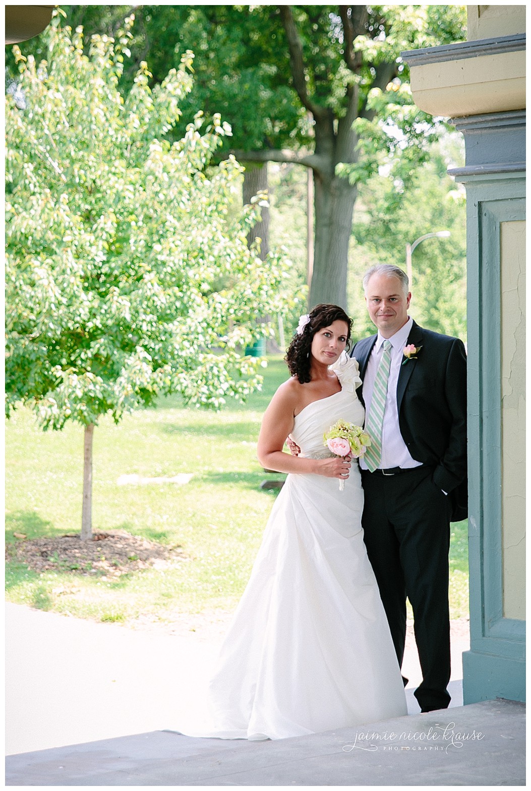 carondelt park boathouse wedding